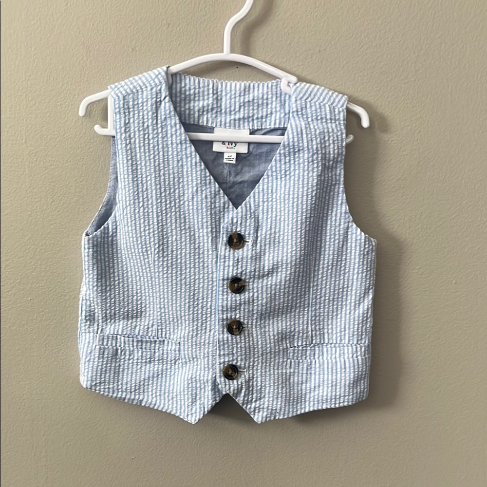 Crown & Ivy Seersucker Button-Up Vest